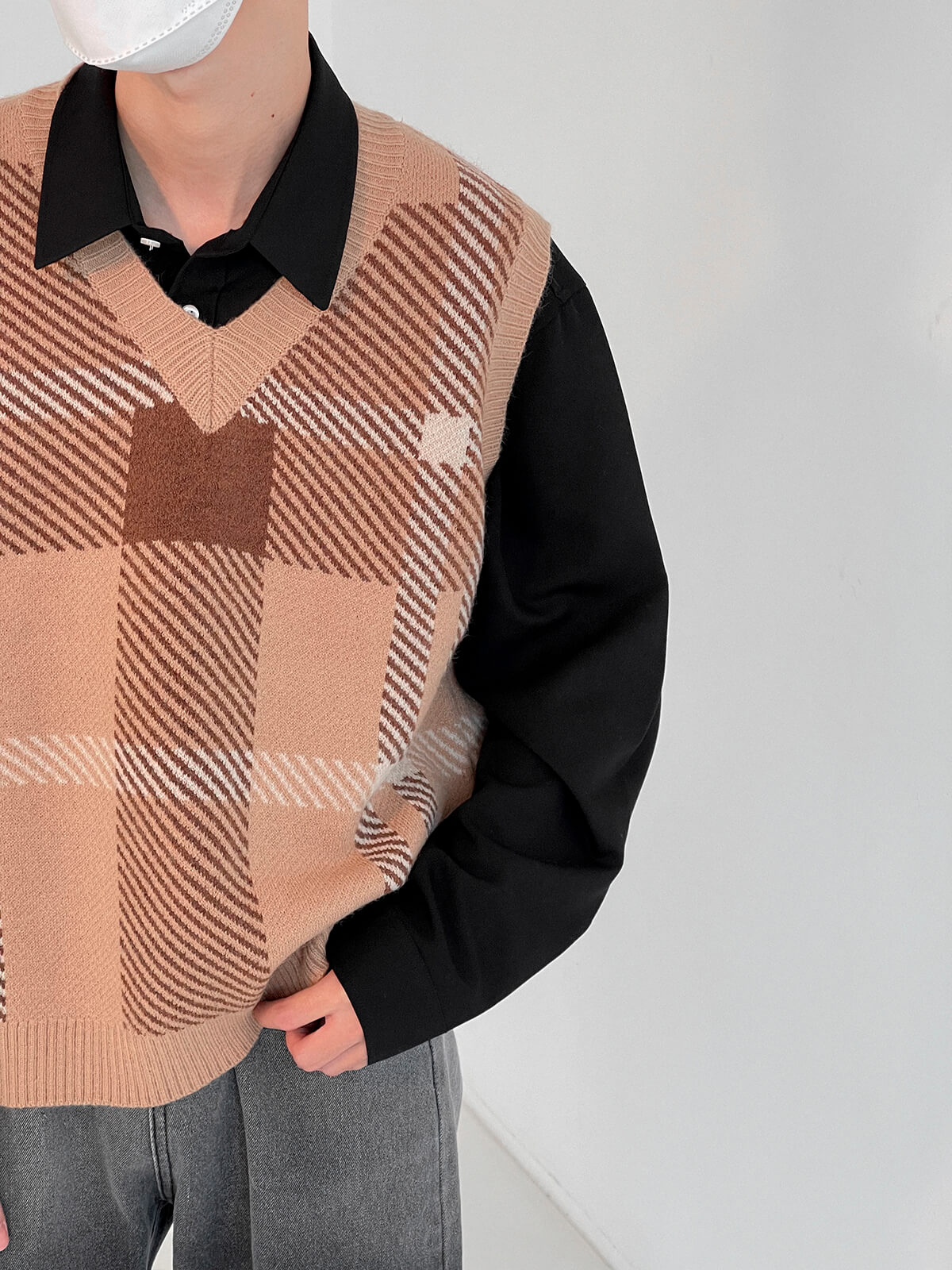 Жилет DAZO Studio Knitted Vest V-Neck Square Pattern (2)