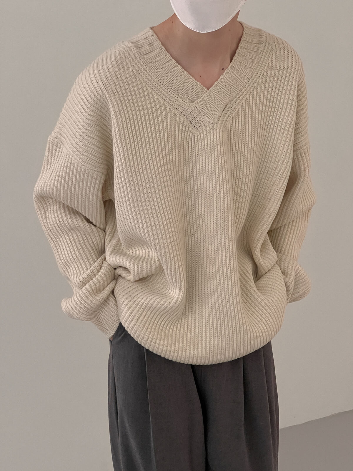 Свитер DAZO Studio Knit Braided V-Neck Sweater (1)