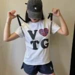 Футболка "19 Studio 6085 Heart Embroidery T-Shirt"