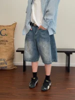 Шорты "19 Studio Straight Aged Denim Shorts" — изображение 2