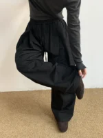 Брюки "MION Flow Pleated Trousers" — изображение 4