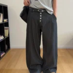 Брюки «19 Studio Button Stripe Pants»