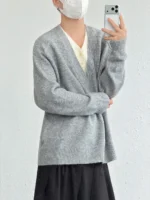 Свитер «BKYC Studio Layered V-Neck Henley Sweater» — изображение 4